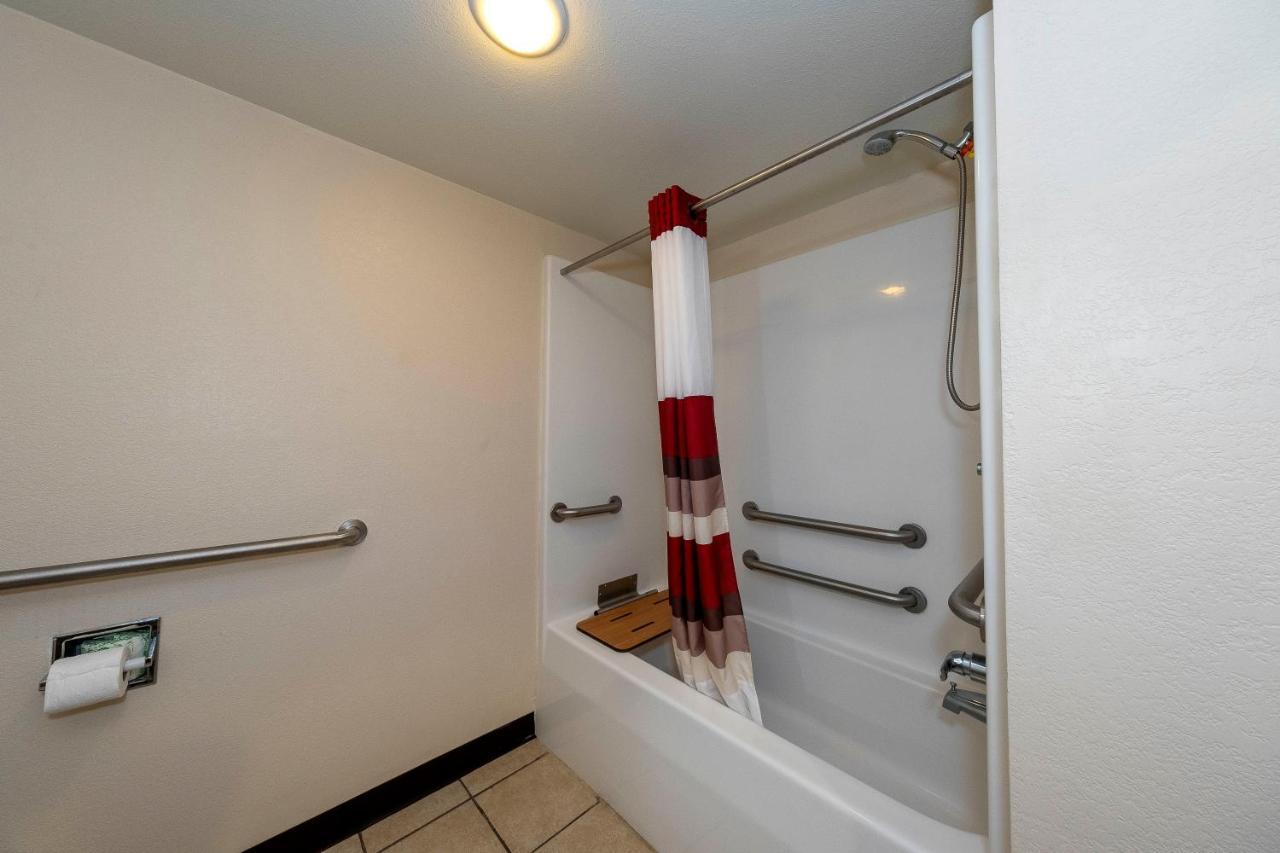 Red Roof Inn & Suites Biloxi - Ocean Springs Екстериор снимка