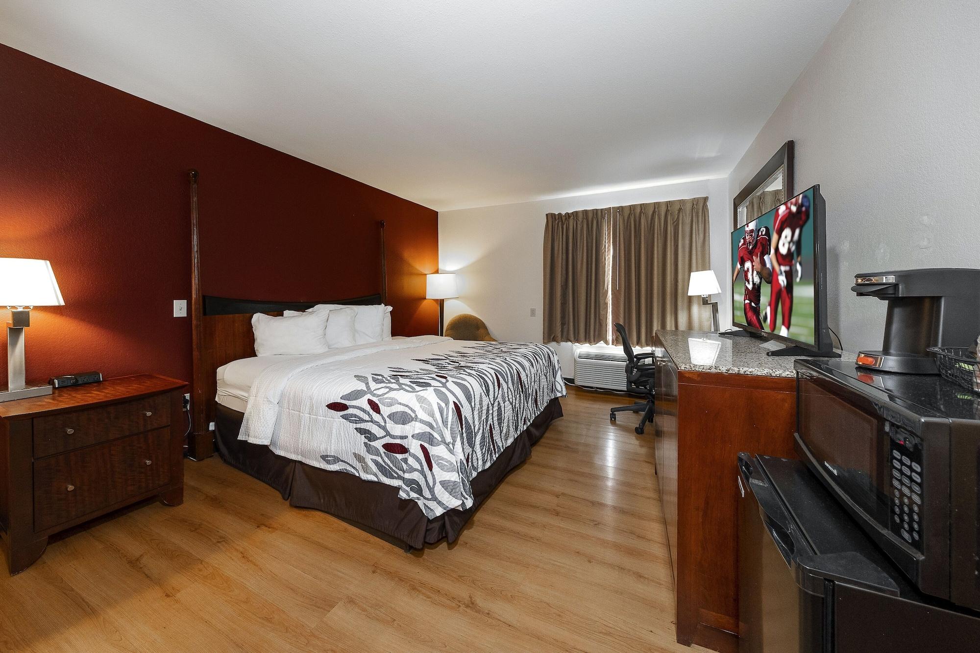 Red Roof Inn & Suites Biloxi - Ocean Springs Екстериор снимка