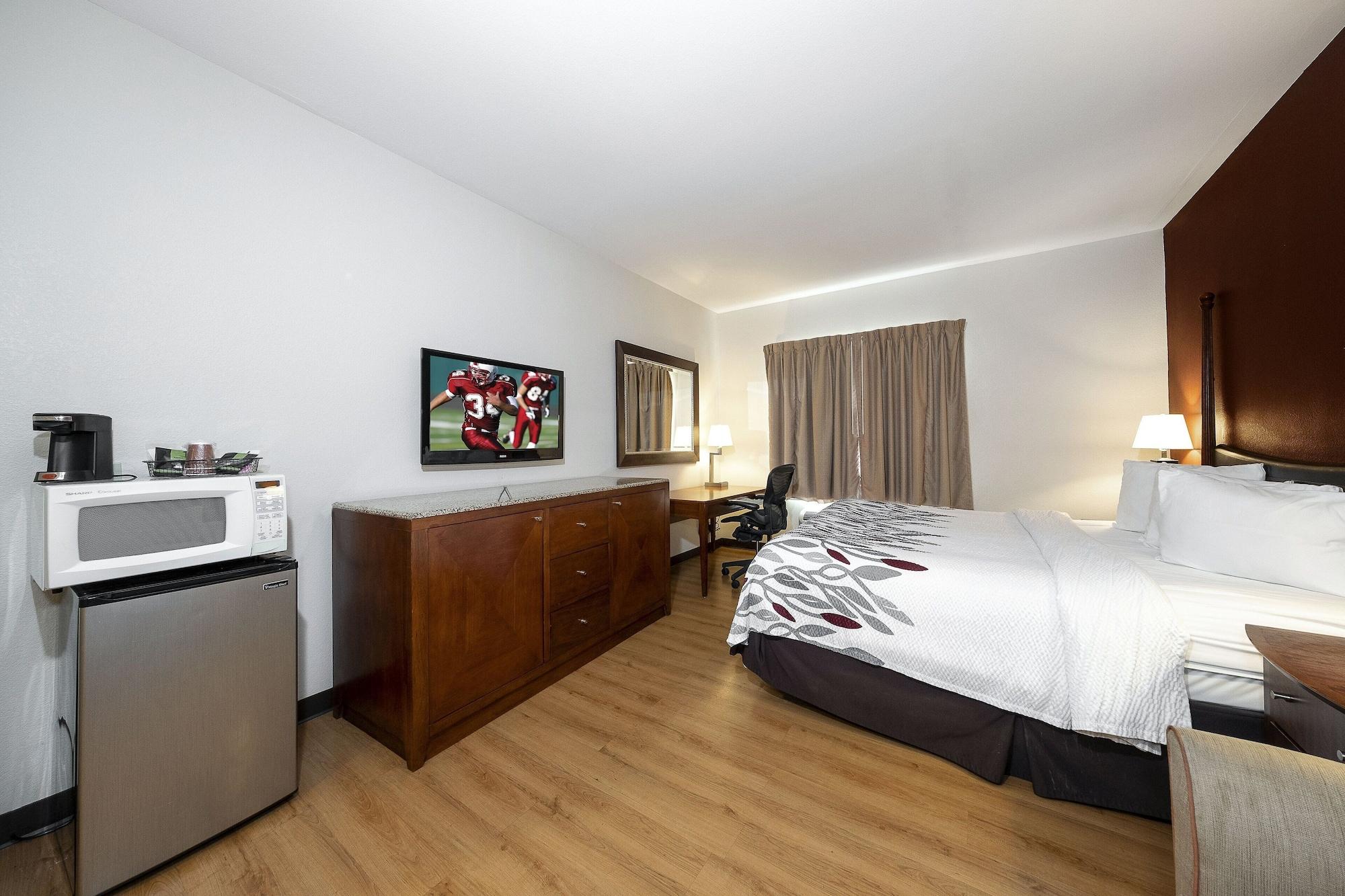 Red Roof Inn & Suites Biloxi - Ocean Springs Екстериор снимка