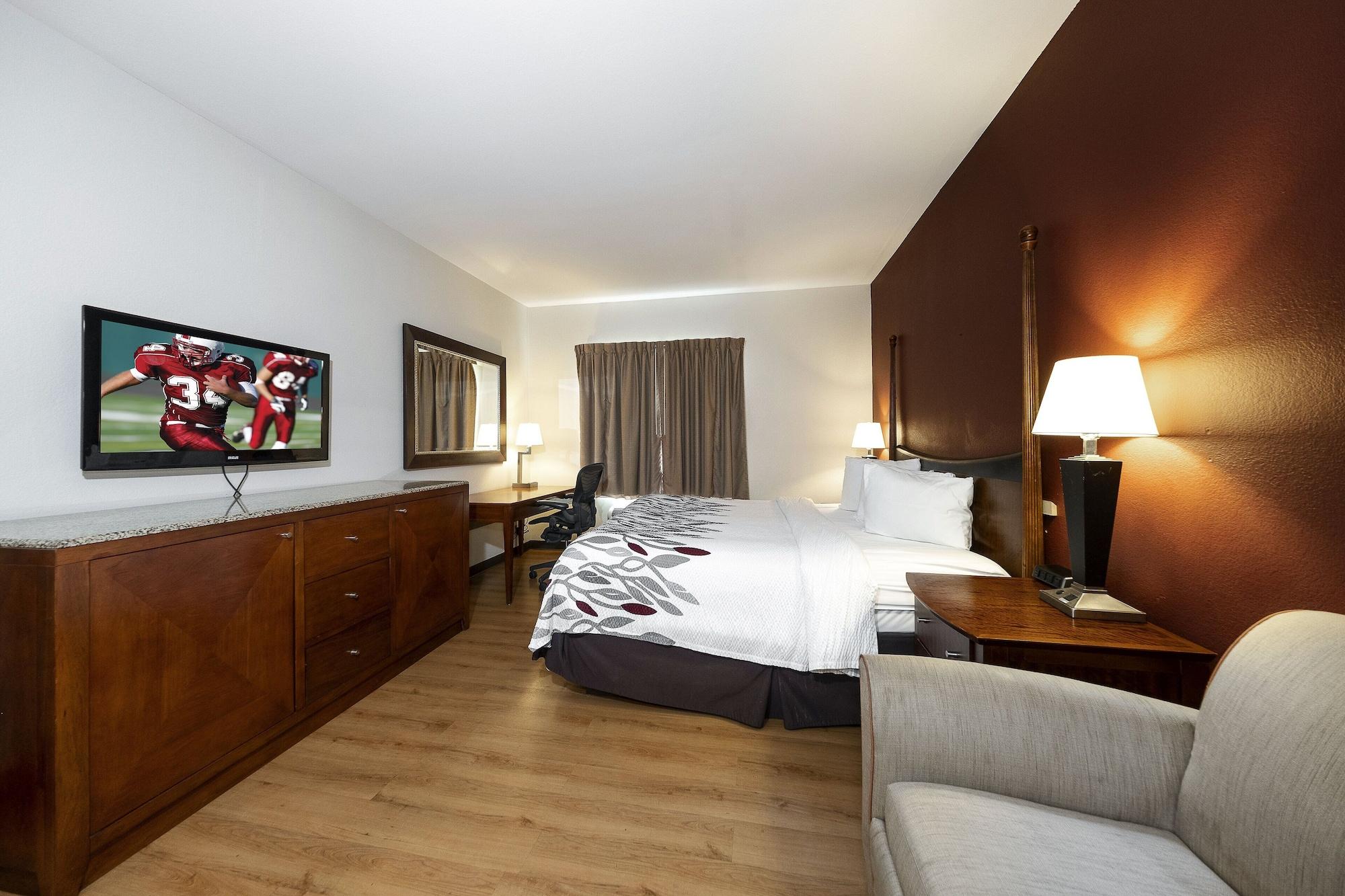 Red Roof Inn & Suites Biloxi - Ocean Springs Екстериор снимка