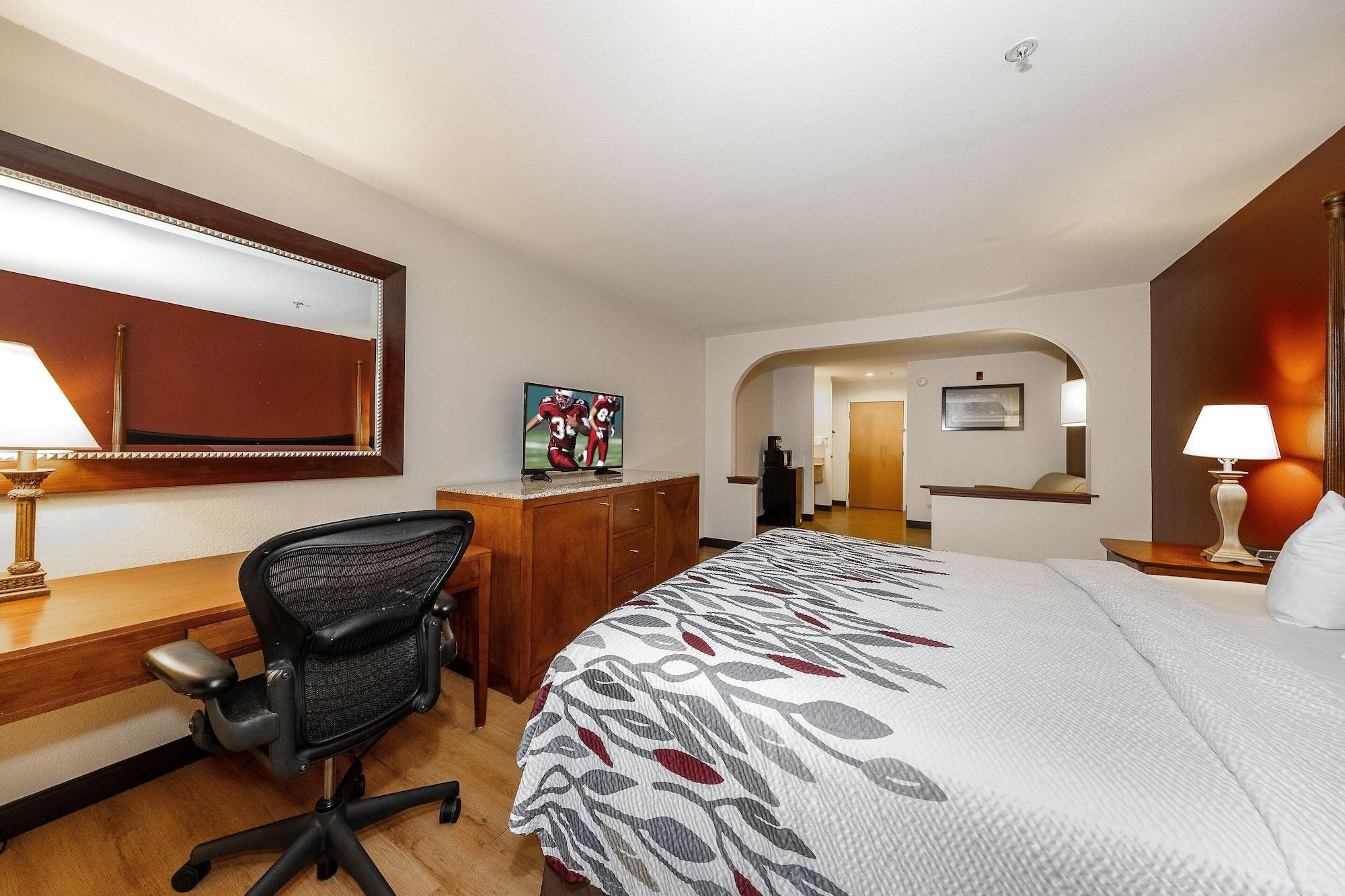 Red Roof Inn & Suites Biloxi - Ocean Springs Екстериор снимка