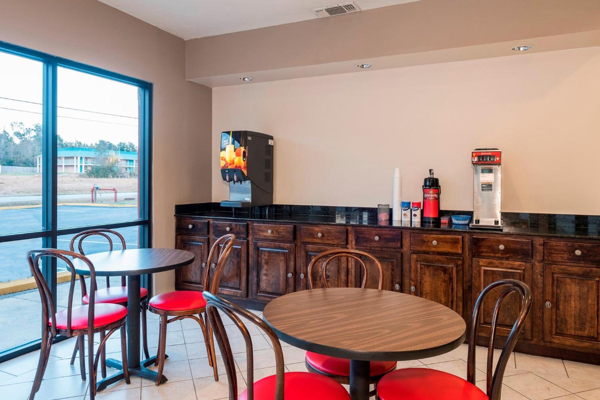 Red Roof Inn & Suites Biloxi - Ocean Springs Екстериор снимка