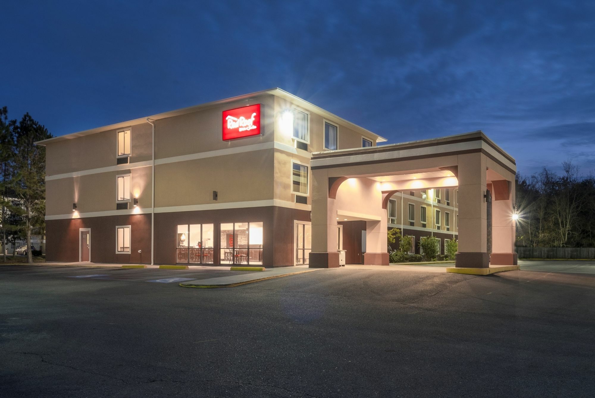Red Roof Inn & Suites Biloxi - Ocean Springs Екстериор снимка